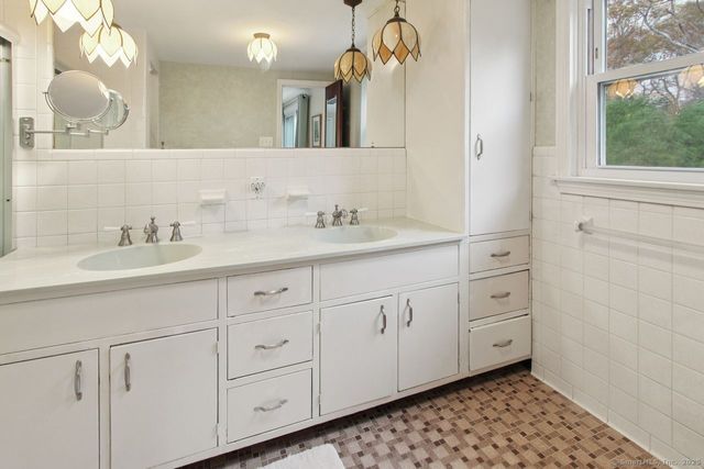 55 Grove Road, North Haven, CT 06473