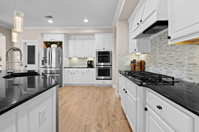 27903 Bracken Hurst Drive, Katy, TX 77494