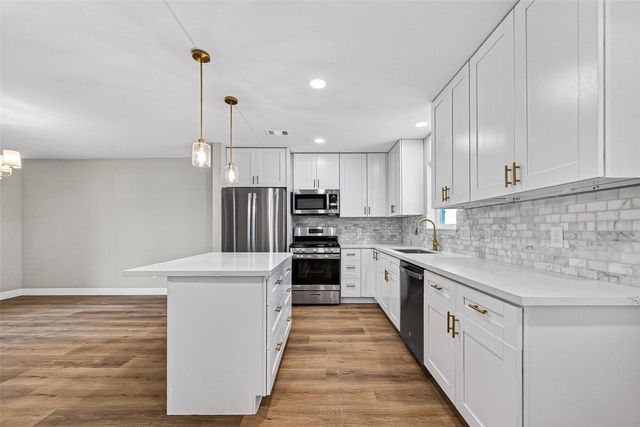 9723 Ebb Street, Houston, TX 77089
