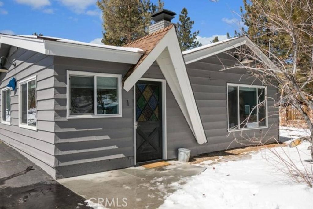560 Edgemoor 1, Big Bear Lake, CA 92315