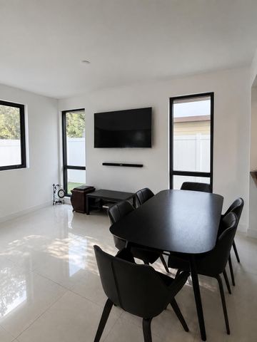 5531 W Oak Way, Fort Lauderdale, FL 33314