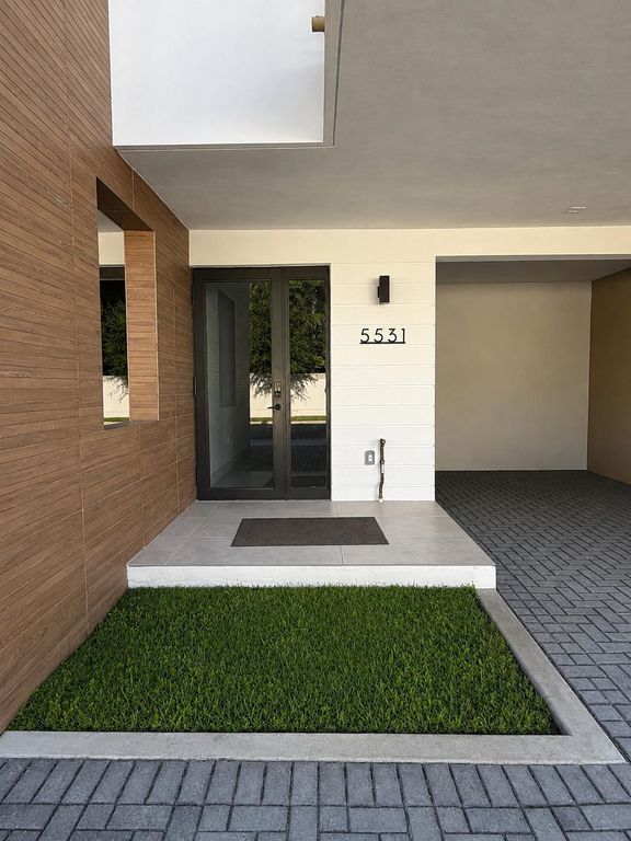 5531 W Oak Way, Fort Lauderdale, FL 33314