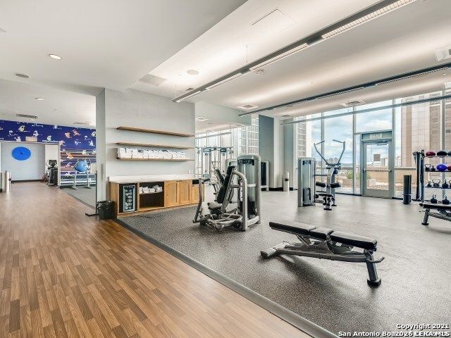 610 E Market St Unit 2510, San Antonio, TX 78205