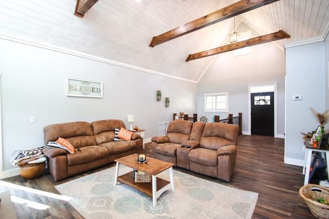 608 Lakeview Rd, Walling, TN 38587