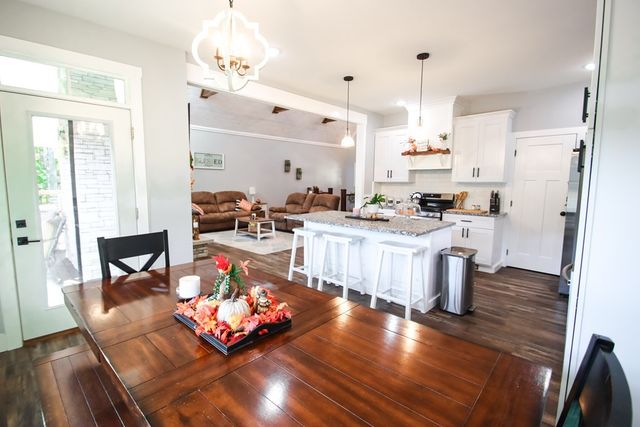 608 Lakeview Rd, Walling, TN 38587