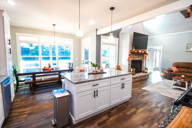 608 Lakeview Rd, Walling, TN 38587