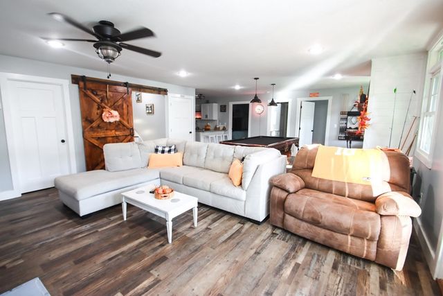 608 Lakeview Rd, Walling, TN 38587