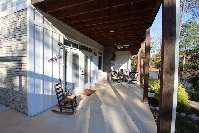 608 Lakeview Rd, Walling, TN 38587