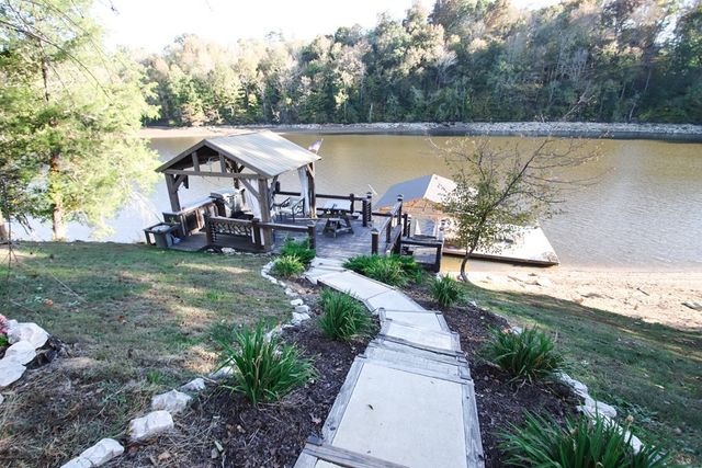 608 Lakeview Rd, Walling, TN 38587