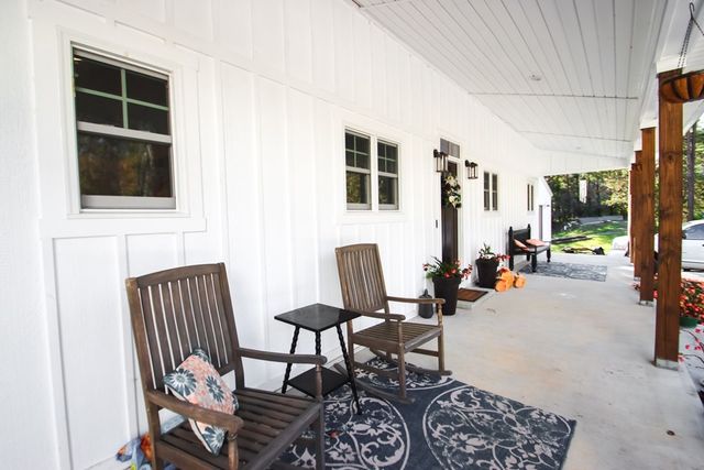 608 Lakeview Rd, Walling, TN 38587