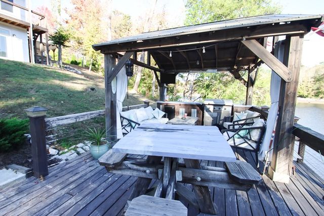 608 Lakeview Rd, Walling, TN 38587