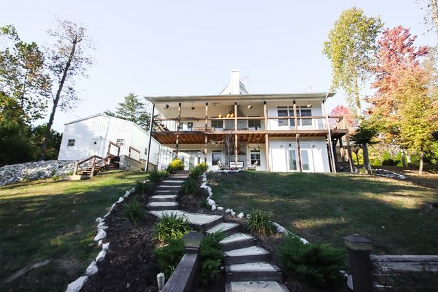 608 Lakeview Rd, Walling, TN 38587