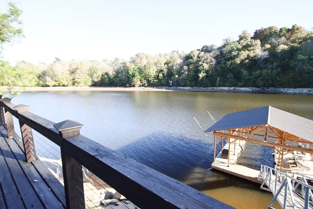 608 Lakeview Rd, Walling, TN 38587