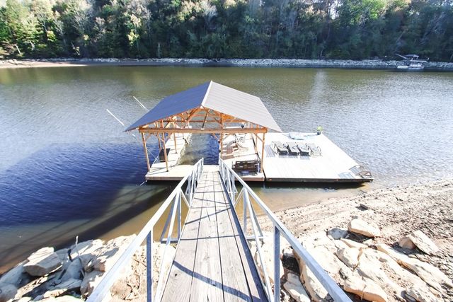 608 Lakeview Rd, Walling, TN 38587