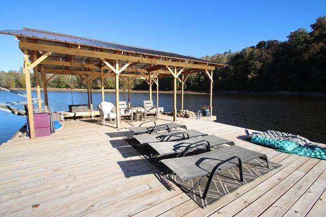 608 Lakeview Rd, Walling, TN 38587