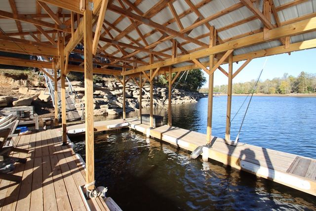 608 Lakeview Rd, Walling, TN 38587