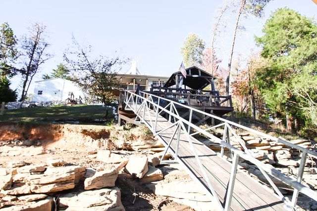 608 Lakeview Rd, Walling, TN 38587