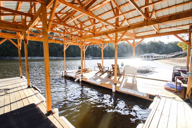 608 Lakeview Rd, Walling, TN 38587