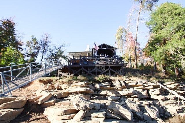 608 Lakeview Rd, Walling, TN 38587