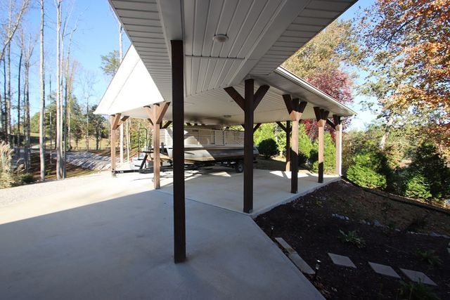 608 Lakeview Rd, Walling, TN 38587