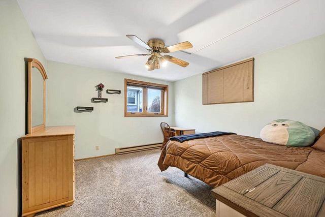 16285 W Mayflower DRIVE, New Berlin, WI 53151