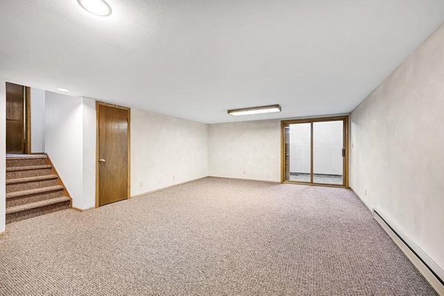 16285 W Mayflower DRIVE, New Berlin, WI 53151