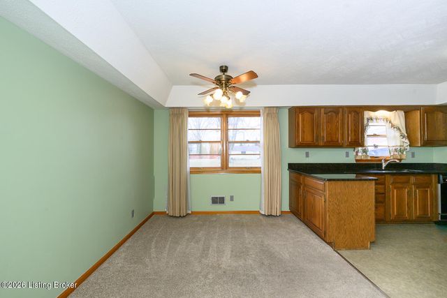 8109 Smithton Rd, Louisville, KY 40219