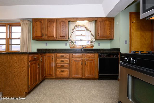 8109 Smithton Rd, Louisville, KY 40219