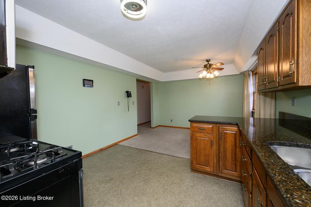 8109 Smithton Rd, Louisville, KY 40219