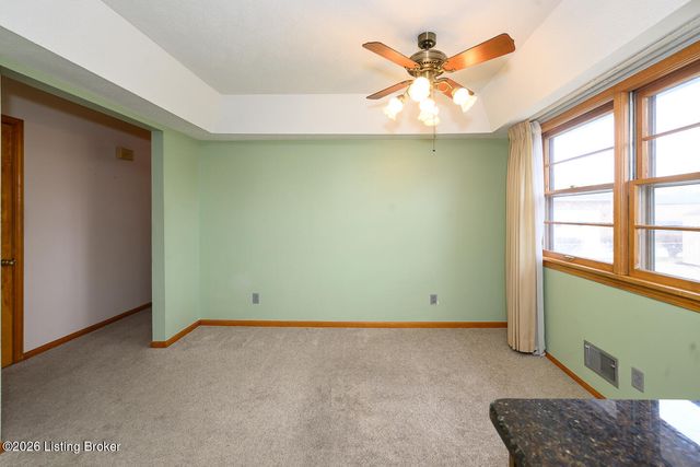 8109 Smithton Rd, Louisville, KY 40219