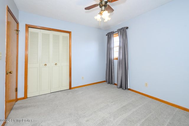 8109 Smithton Rd, Louisville, KY 40219