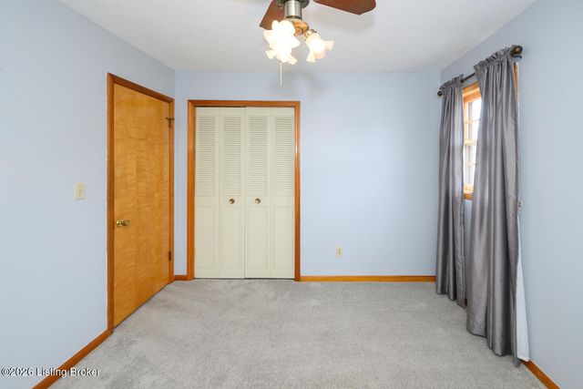 8109 Smithton Rd, Louisville, KY 40219