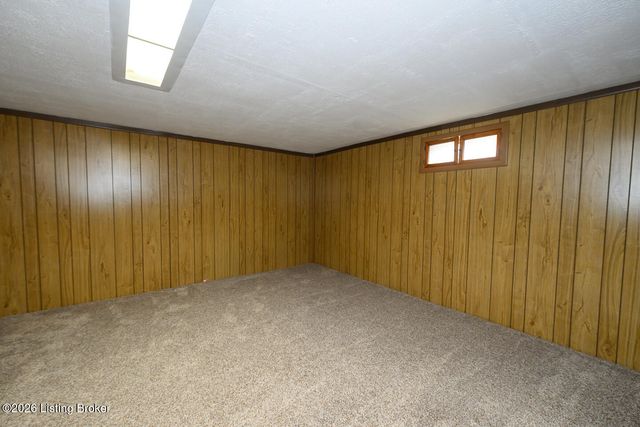 8109 Smithton Rd, Louisville, KY 40219