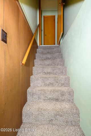 8109 Smithton Rd, Louisville, KY 40219