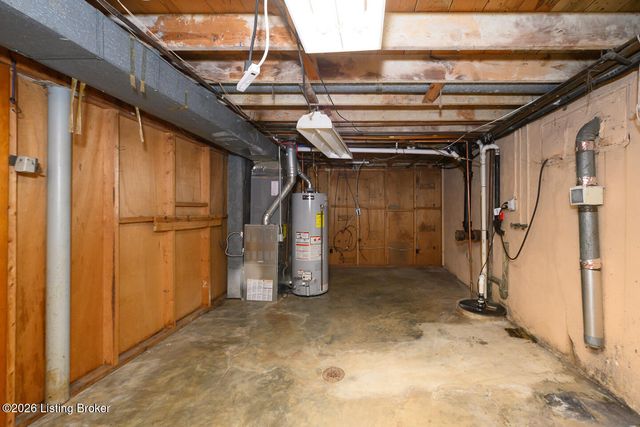 8109 Smithton Rd, Louisville, KY 40219