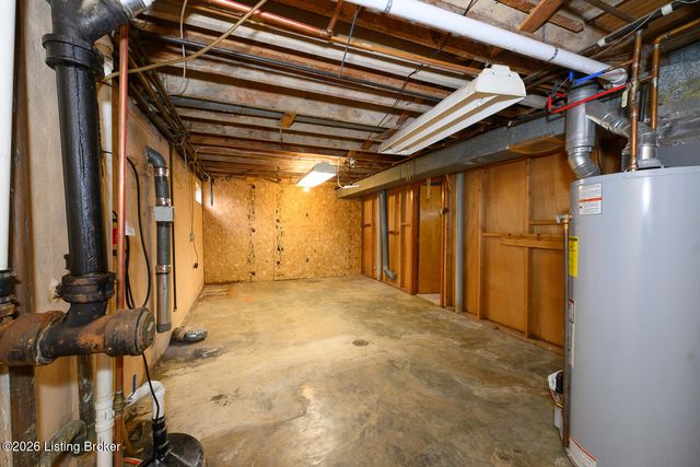 8109 Smithton Rd, Louisville, KY 40219