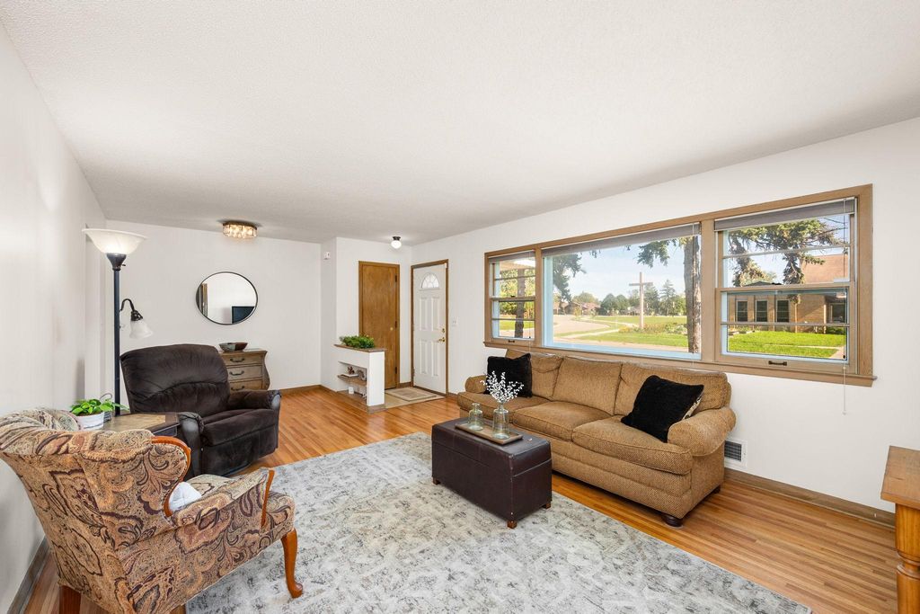 5956 Admiral Lane N, Brooklyn Center, MN 55429 — photo 2