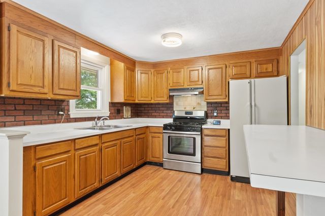 136 Ridge Rd, Marlborough, MA 01752