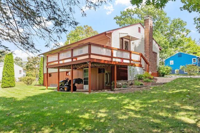 136 Ridge Rd, Marlborough, MA 01752