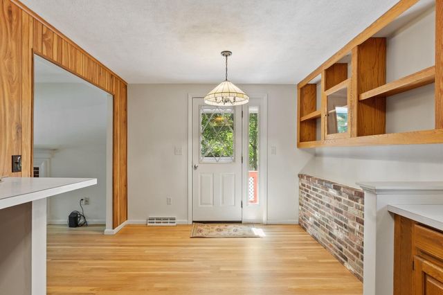 136 Ridge Rd, Marlborough, MA 01752