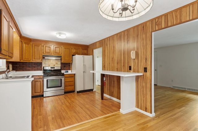 136 Ridge Rd, Marlborough, MA 01752