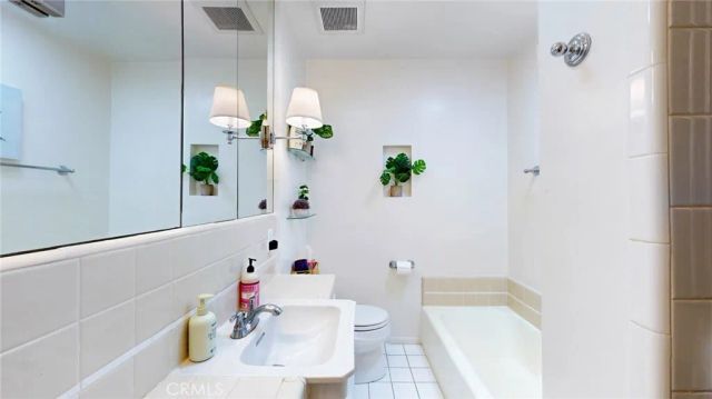 6434 Blewett Avenue, Van Nuys, CA 91406