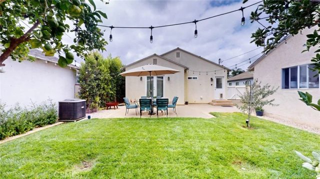 6434 Blewett Avenue, Van Nuys, CA 91406