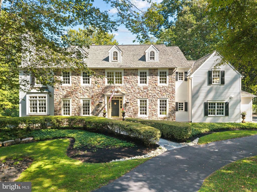 31 TIMBER KNOLL DR, WASHINGTON CROSSING, PA 18977 — exterior