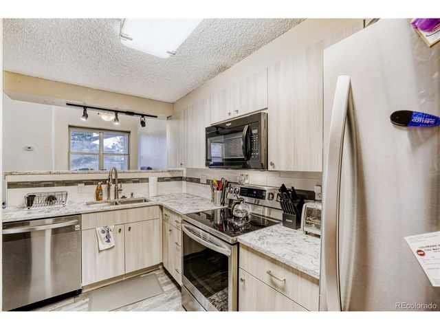 625 S Depew St B, Lakewood, CO 80226