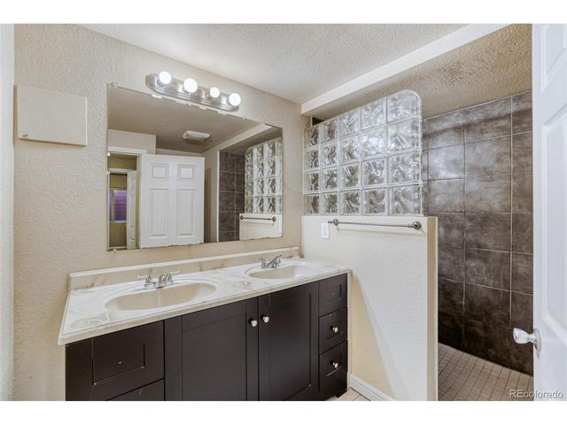 625 S Depew St B, Lakewood, CO 80226