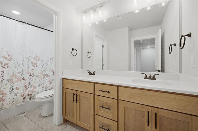 2810 Grandshire Avenue, Bentonville, AR 72713