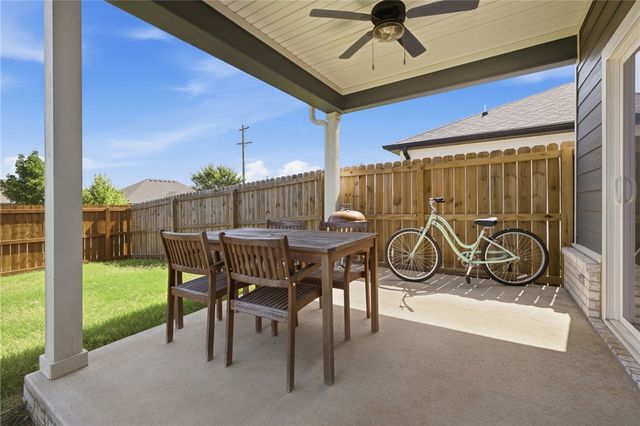 2810 Grandshire Avenue, Bentonville, AR 72713