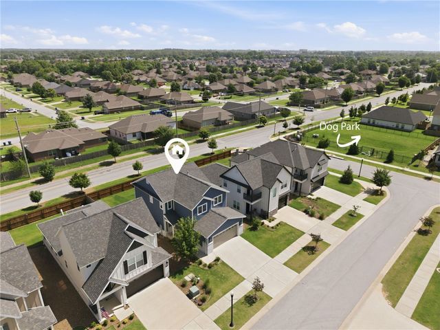 2810 Grandshire Avenue, Bentonville, AR 72713
