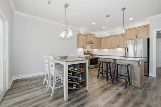 2810 Grandshire Avenue, Bentonville, AR 72713